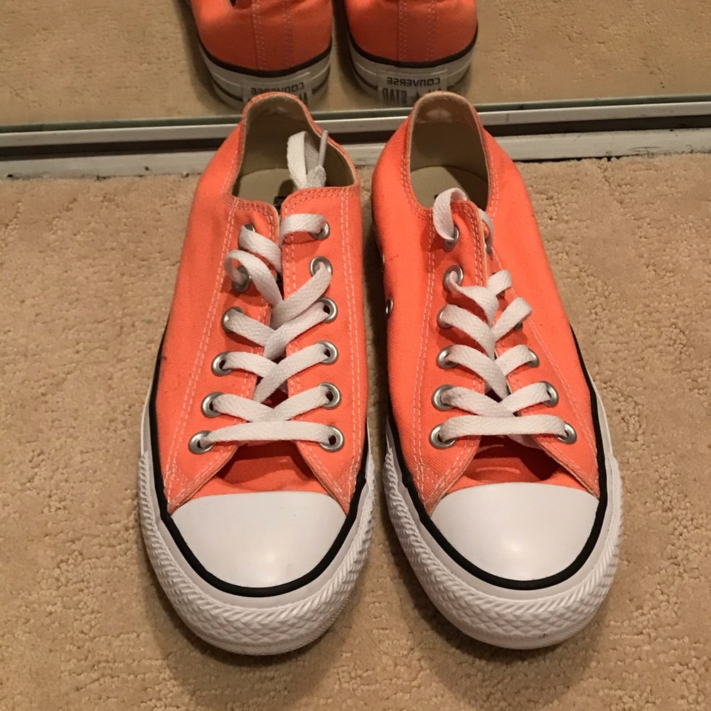 Salmon pink converse